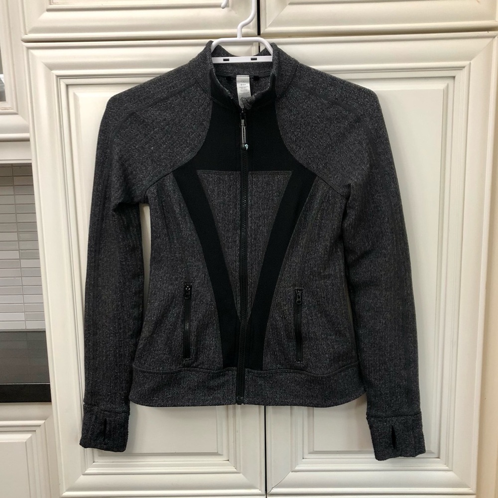 Ivivva by Lululemon girl’s jacket
